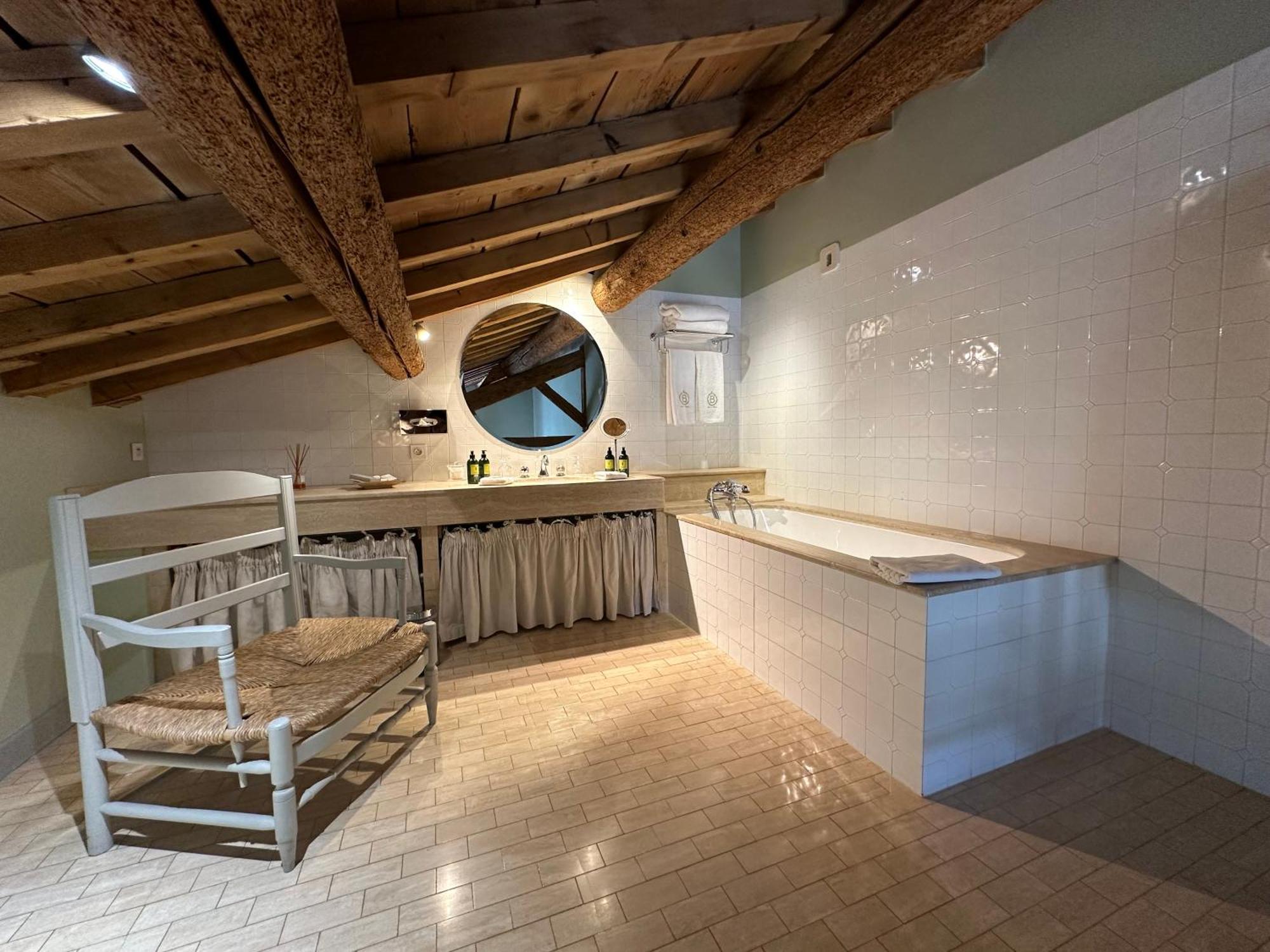 Le Mas De Peint - Hotel Et Restaurant Arles Szoba fotó